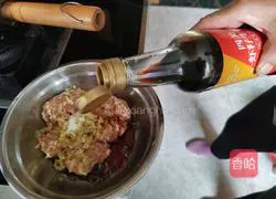 Illustration of how to make small wontons 5