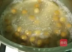 Illustration of how to make pearl milk tea 6