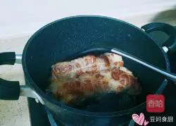 Illustration of Japanese Barbecued Pork Bone Soup Noodles 6