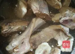  Illustration of braised lamb chops 1