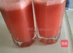 Illustration of how to make watermelon juice 4