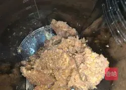 Illustration of how to make freshly squeezed pomegranate juice 4