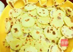 Illustration of how to make sweet potato and egg pancakes 12