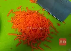 Illustration of making carrot meat dumplings 2