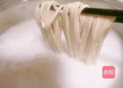 Illustration of how to make scallion oil noodle soup 5