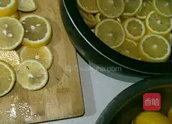 Illustration of how to make lemon paste for beauty and beauty 5