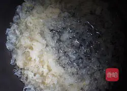 Illustration of how to make Sansheng Sanshi Peach, Quinoa and Date Soup 2