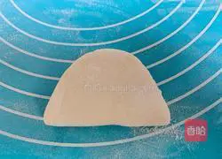 Milk Lotus Leaf Cake Recipe Illustration 9