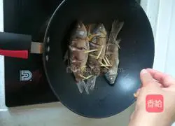 Illustration of how to make crucian carp tofu soup 9