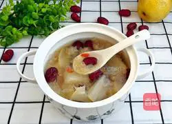 Illustration of Tremella and Snow Pear Soup 15