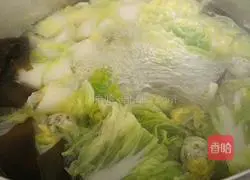 Illustration of how to make cabbage and kelp dumpling soup 14