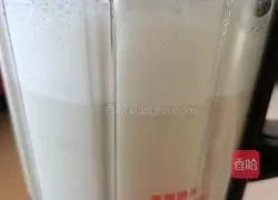 Illustration of how to make peanut thick soy milk 10