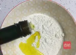 Illustration of how to make hand-torn biscuits 3