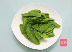Illustration of how to make fried meat with snow peas 2