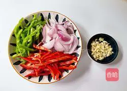 Illustration of how to make beef stir-fried pasta 4