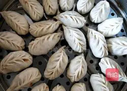 Illustration of how to make steamed pork and carrot dumplings 8