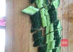Illustration of how to make cucumber and yuba 2