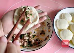 Illustration of how to make Donghe Meat Pie 10