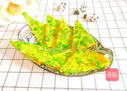 Illustration of how to make oil-free green pepper egg pancakes 1