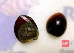 Illustration of how to make goldfish preserved egg and tofu 5