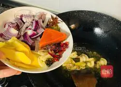 Illustration of how to cook chicken with potatoes and beans 3