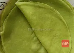 Illustration of how to make colorful spring cakes 6