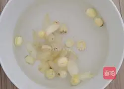 Recipe for Snow Pear Lily Lotus Seed Tremella Soup Illustration 3