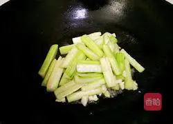 Illustration of how to make luffa and scrambled eggs 8