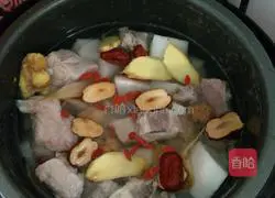Hericium mushroom, white radish and pork ribs soup recipe 5