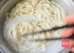 Illustration of how to make chicken noodles 9