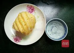 Illustration of how to make pineapple in sugar water 1