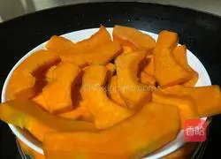 Illustration of how to make colorful rose steamed buns 1