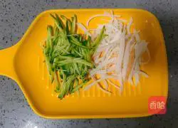 Crab stick and cucumber rolled omelette recipe 2