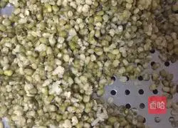 Illustration of how to make mung bean ice water 8