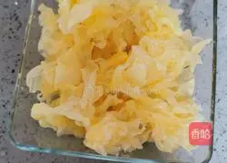 Illustration of how to make white fungus and sweet potato pulp 4