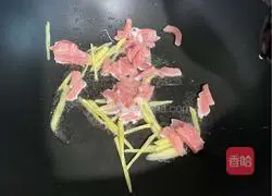 Illustration of how to cook bean sprouts in soup 2