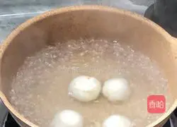 Illustration of making local vegetables and pork glutinous rice balls 11