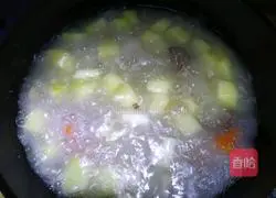 Illustration of how to make pork ribs and winter melon soup 3