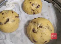 Illustration of how to make cornmeal and red date steamed buns 11