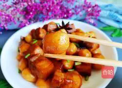 Illustration of how to cook pork belly and braised baby potatoes 16