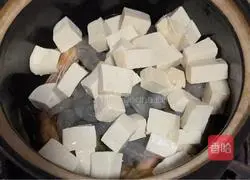 Illustration of how to make tofu and shrimp soup 8