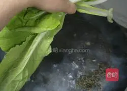 Illustration of how to make small noodles 4