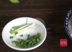 Illustration of how to make mushroom and egg soup 3