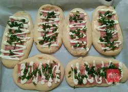 Illustration of how to make bacon bread 15