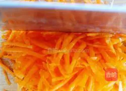 Illustration of how to make shrimp and vegetable cakes 5