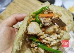 Illustration of how to make homemade meat buns 1