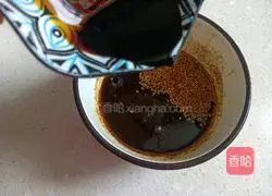 Illustration of how to make spicy and delicious summer cold noodles 6