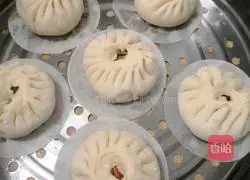 Illustration of how to make Beijing vegetable buns 12