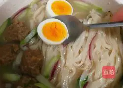 Illustration of how to make hand-made meatball and egg noodles 11