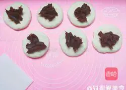 Illustration of how to make hedgehog bean paste buns 9